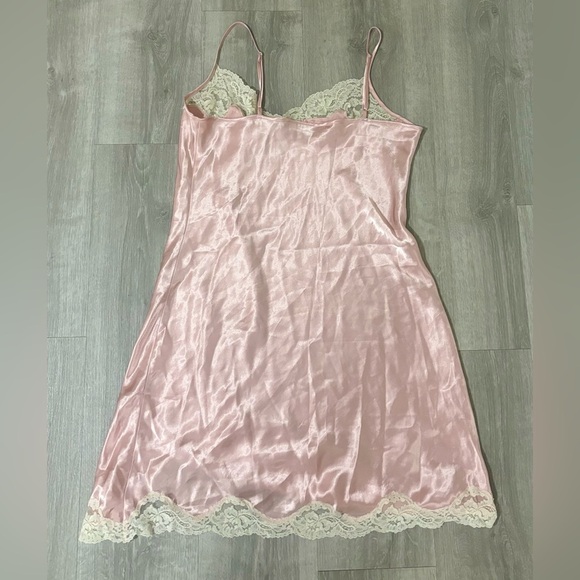 Victoria’s Secret Vintage Gold Label Pink Lace Trim Chemis Slip Size Large - Picture 4 of 5